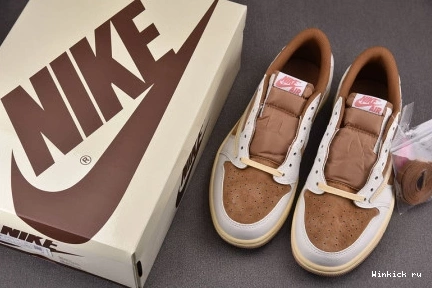 Air Jordan Scott OG Low x Travis 1 1028